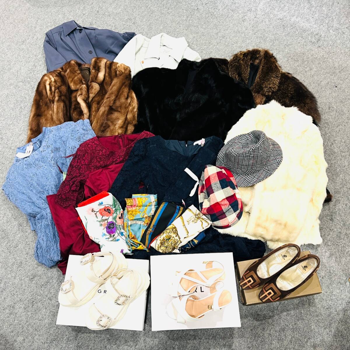 A【1円スタート】レディース アパレル まとめ 20点 ファッション 毛皮 レザー ジャケット コート おしゃれ 洋服 小物 スカーフ 帽子 靴