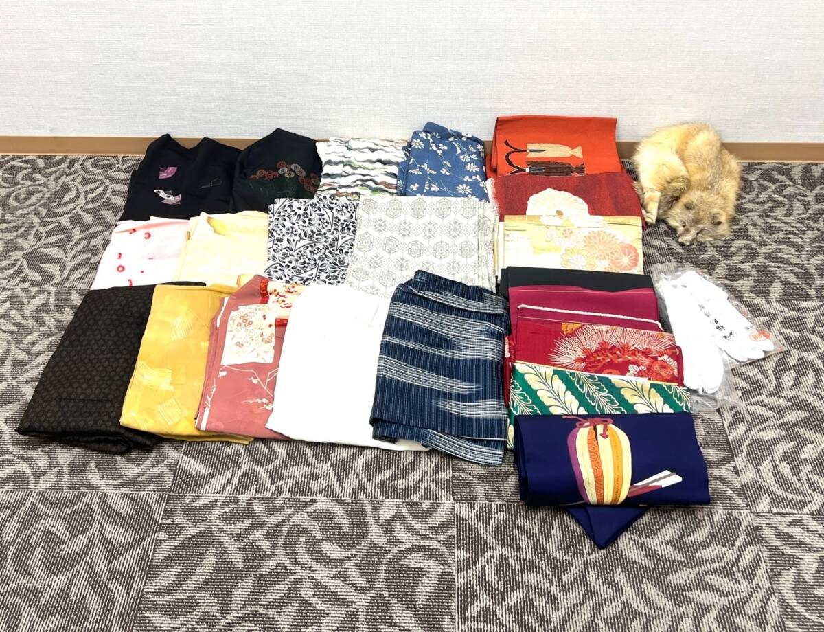 【B】 着物類 25点まとめ 和装小物 袋帯 名古屋帯 丸帯 半幅帯 帯留め 紬 付け下げ 訪問着 フォックスファー ショール 和風 普段着