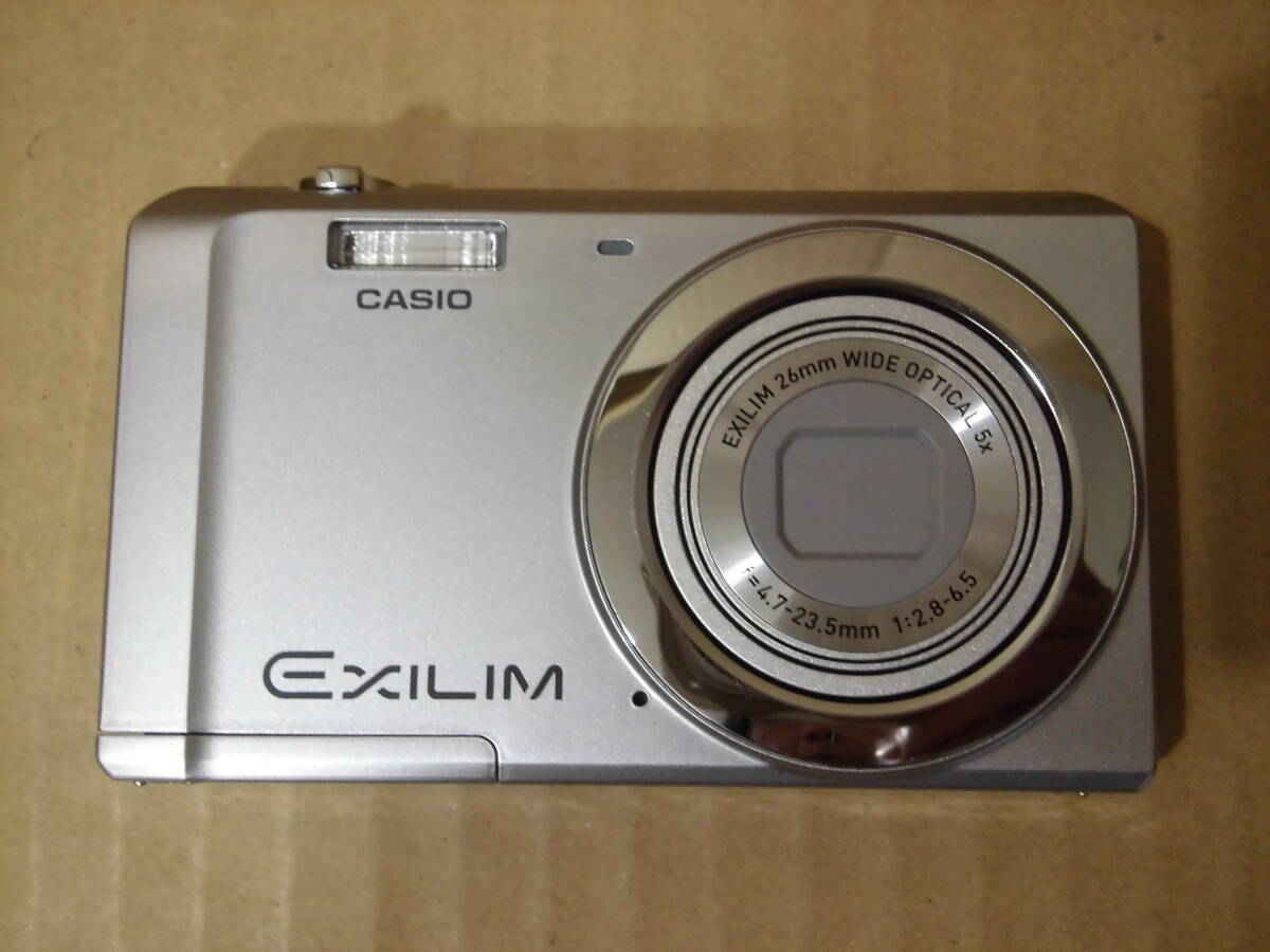 カシオ コンパクト デジタルカメラ エクシリム EX-Z88 シルバー　当時物 