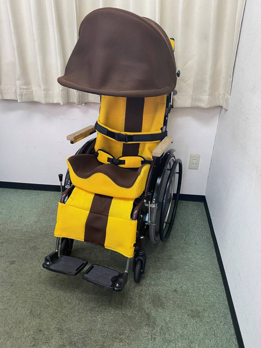 少し背もたれの高い・子供用自走式車いす ・アルミ・日よけカバー手押しハンドルブレーキ付き・転倒防止タイヤ付き・フットブレーキ付き