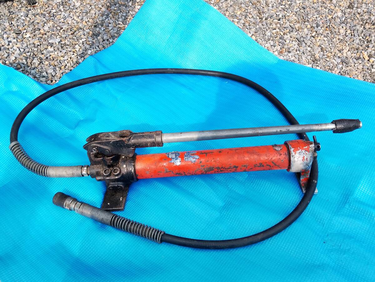 大阪ジャッキ製作所　700cc手動油圧ポンプジャッキHANDY PUMP（中古品）作業工具