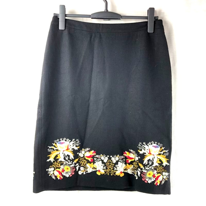 フォーティーナインアベニュージュンコシマダ 49AV.junko shimada スカート 花柄刺繍 裏地あり 黒 40サイズ 921485