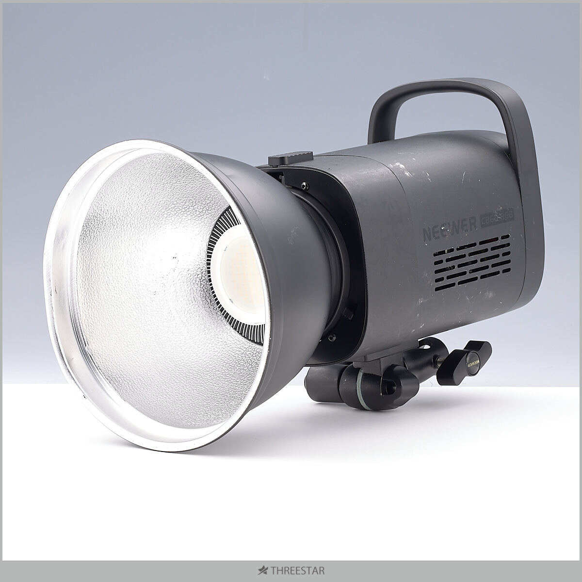 NEEWER CB60 RGB フルカラーLED ビデオライト 70W 撮影ライト 18000lux(1m) CRI97+/CCT/2700K-6500K