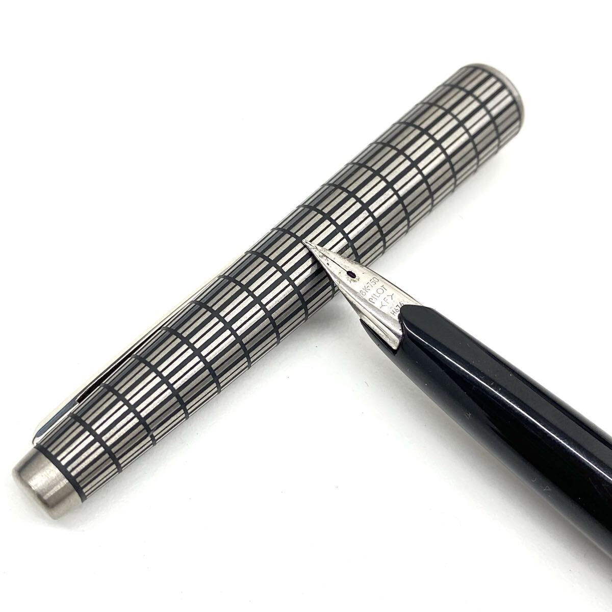 吉 PILOT パイロット Elite エリート ペン先18K-750刻印 万年筆 蝕刻 格子柄 ホワイトゴールド F字 ショート ヴィンテージ アンティーク