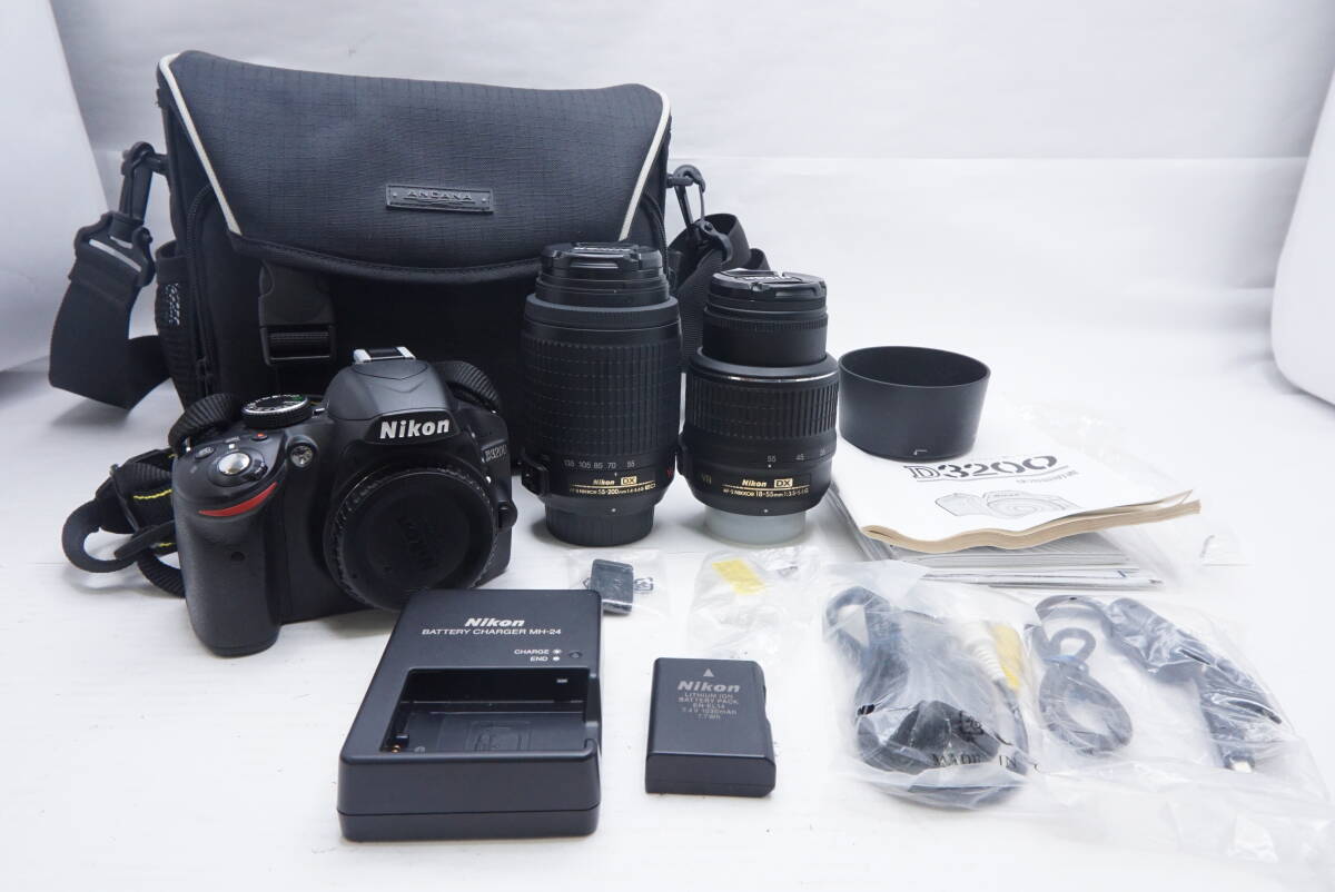 ○Nikon ニコン D3200 ダブルズームキット /18-55mm/55-200mm(付属品多数）