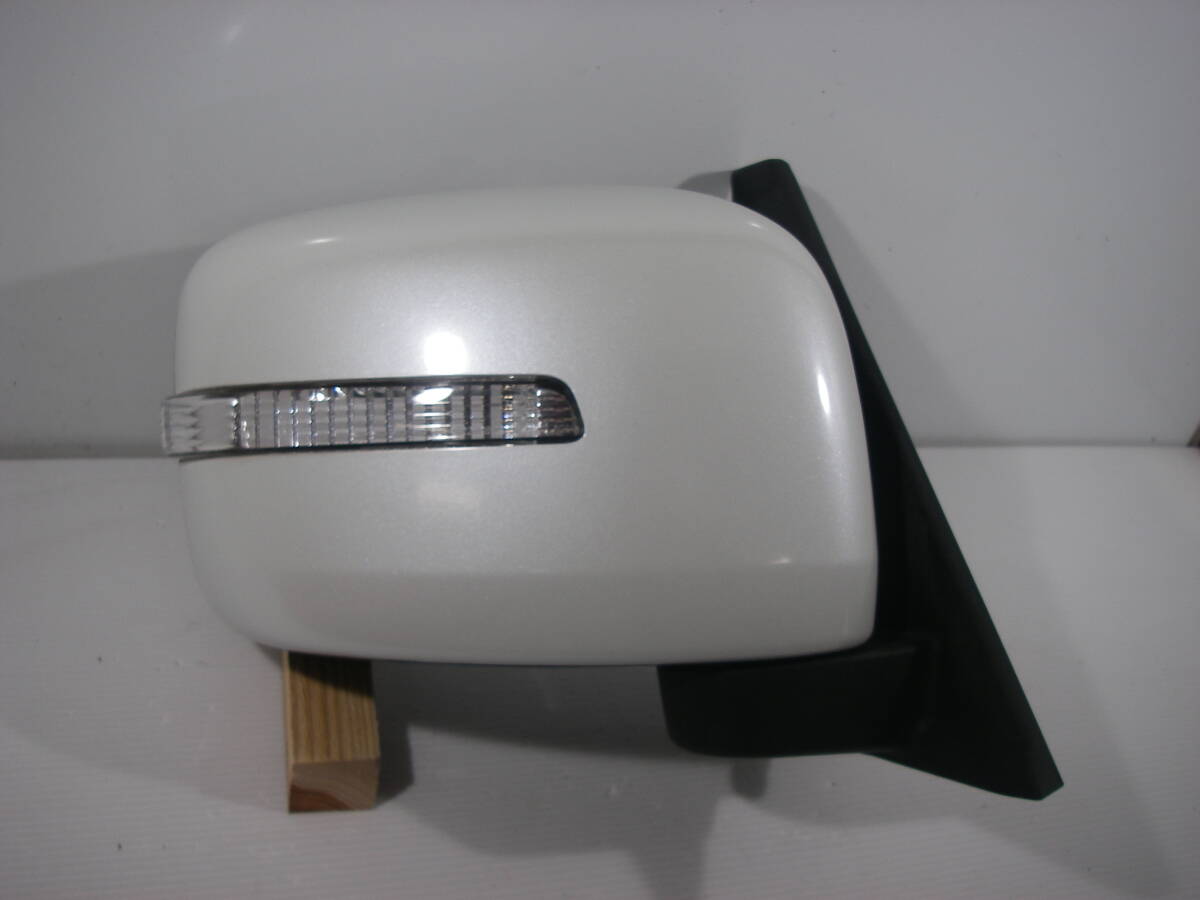 (155-80-D1) ソリオ MA15S デリカ D:2 MB15S 中古純正左ドアミラー 82K4 Z7T パールホワイト