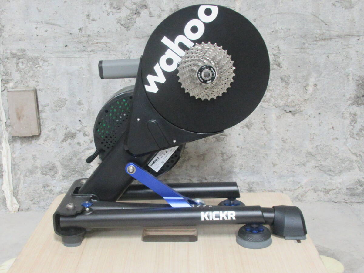 通電のみ確認 現状品 Wahoo KICKR V4 ワフー キッカー WF113 スマートトレーナー サイクルトレーナー 管理8H0326A-H1