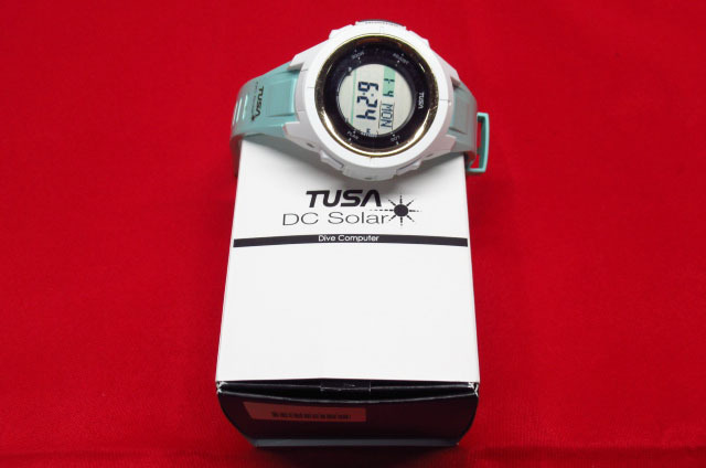 TUSA ツサ ダイブコンピューター DC SOLAR ログ12回 記名あり 元箱付き 通電確認済み 現状品 管理8S0324F-A5