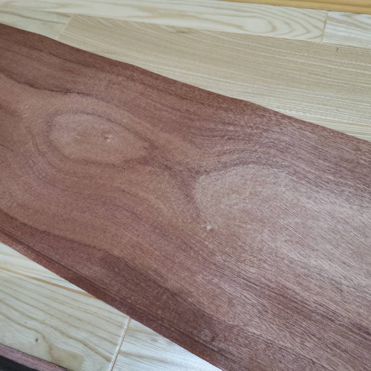 サペリ 木シート ツキ板 突板 幅:190mm×長さ:2200mm 厚み:0.18mm 裏面和紙貼付け