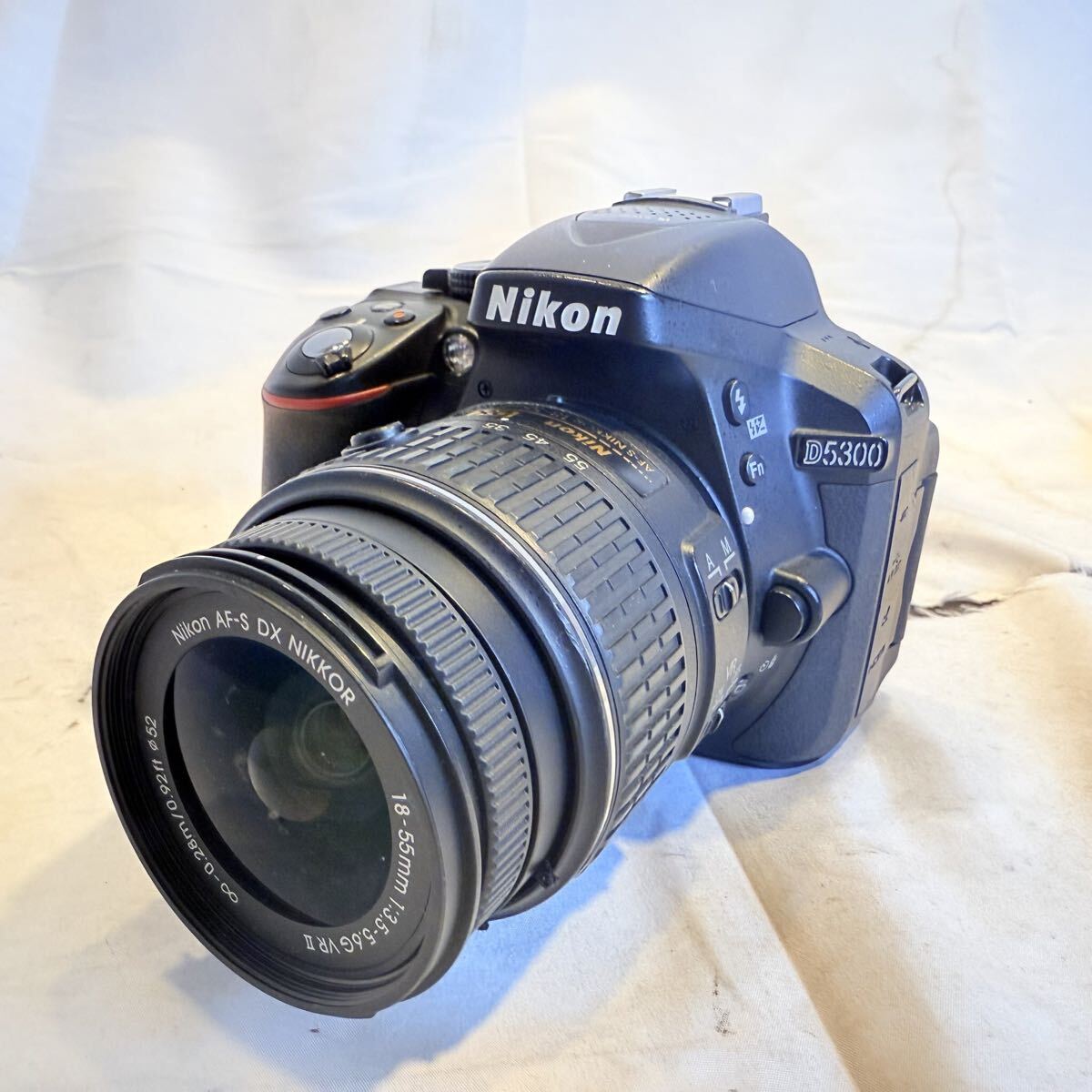 Nikon ニコン D5300 デジタル一眼レフカメラ DX NIKKOR 18-55mm 3.5-5.6 G VR　動作未確認