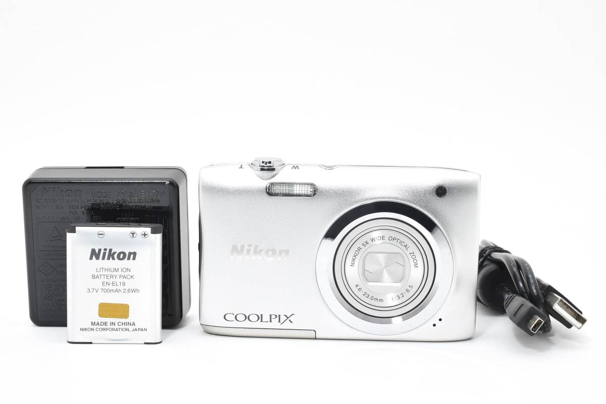 ★良品★ Nikon ニコン CoolPix A100 シルバー クールピクス コンパクトデジタルカメラ コンデジ ＃4037