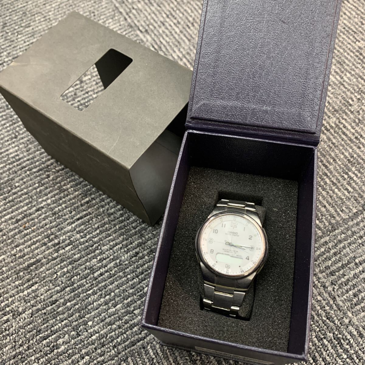 469 CASIO カシオ 腕時計 シルバー 電波ソーラー WVA-600 動作未確認