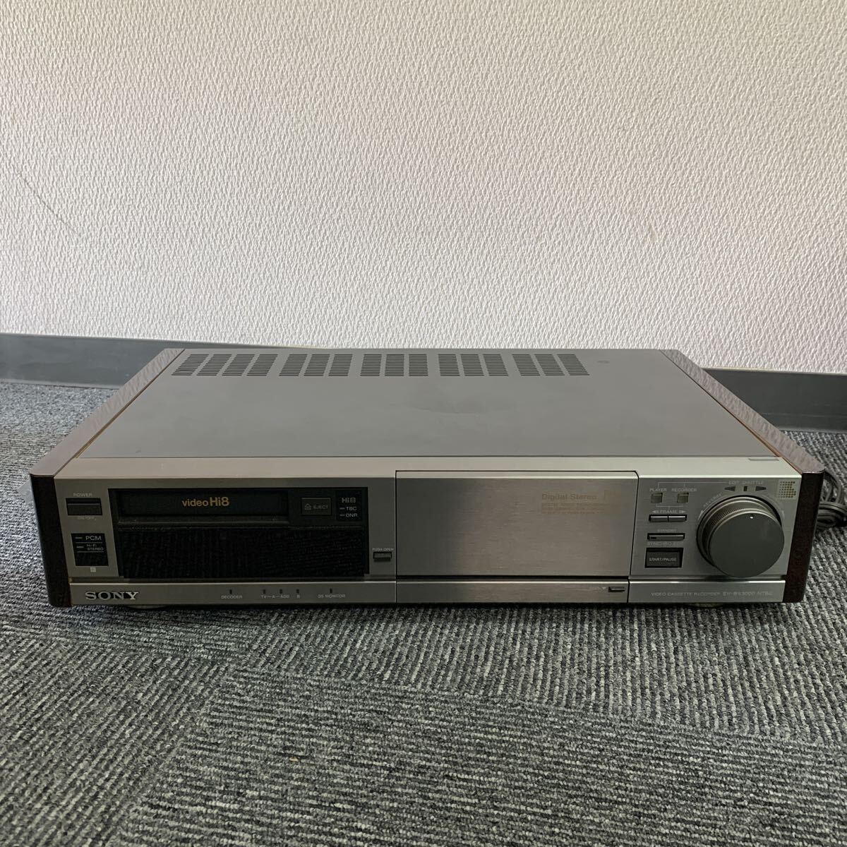 507 SONY ソニー ビデオカセットレコーダー Hi8 ビデオデッキ 映像機器 EV-BS3000 93年 通電のみ