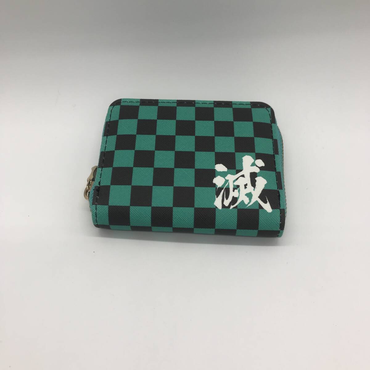 アミューズメント景品　財布　市松文様　緑×黒　滅の文字　鬼滅の刃の竈門炭治郎風モデル