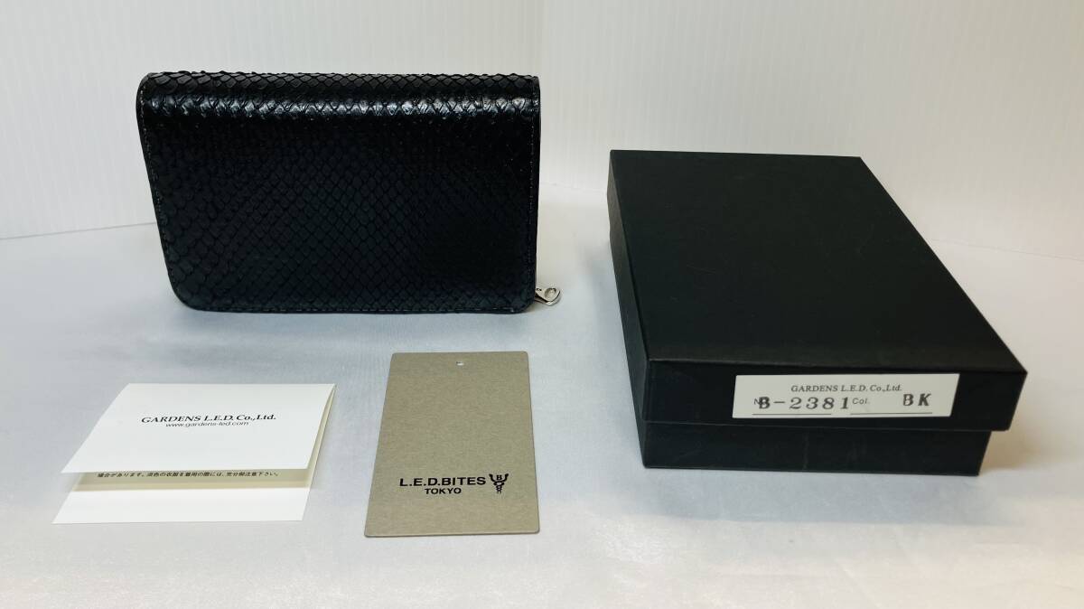 □ 未使用品 L.E.D.BITES TOKYO エルイーディー バイツ トーキョー PYTHON パイソンレザー ミドルサイズ 財布 B-2381 BK ブラック 二つ折り