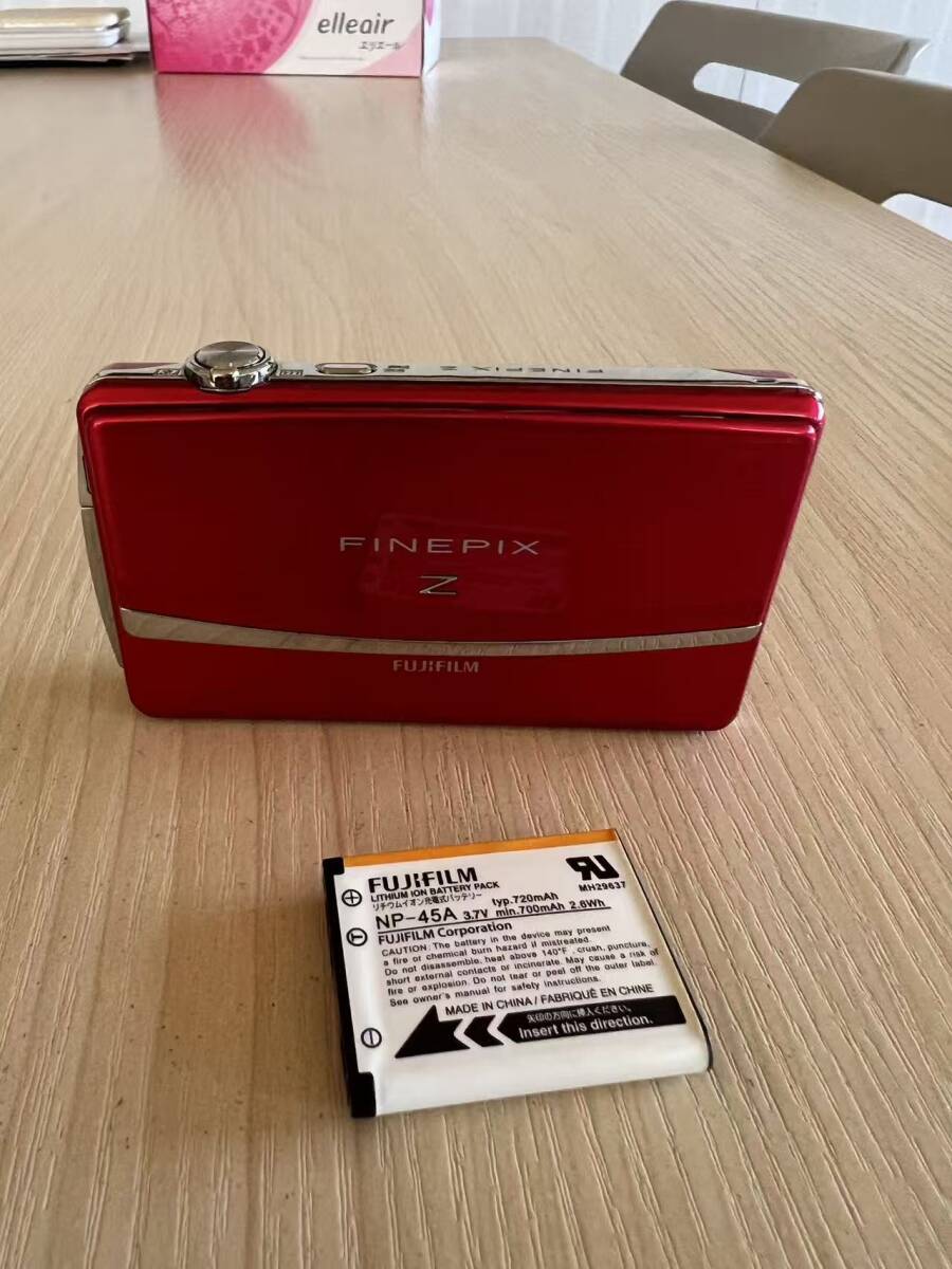 秋田発　FUJIFILM 富士フィルム FINEPIX Z90 RED デジタルカメラ　現状渡し