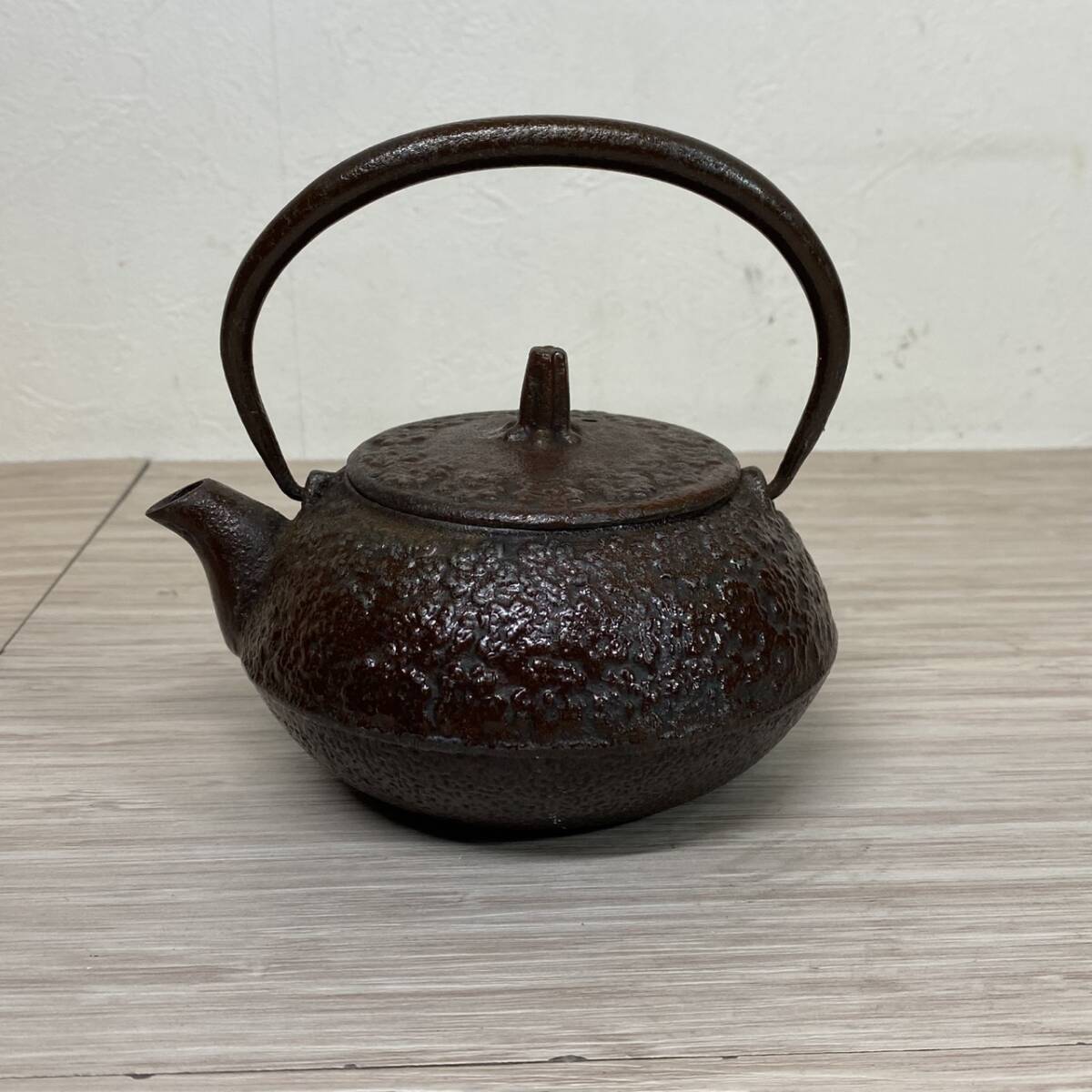 【MH-2356】中古品 鉄瓶 花柄 急須 茶器 茶道具 煎茶道具 レトロ アンティーク 昭和 時代物