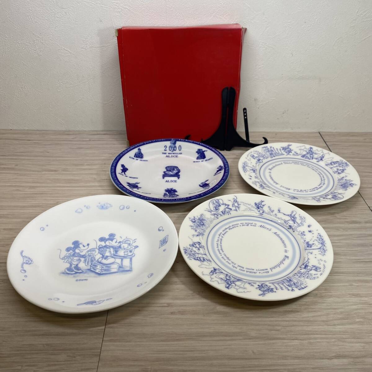 【MH-2524】未使用保管品 食器まとめ CORELLE/マクミラン/アリスインワンダーランド 不思議の国のアリス 4枚セット