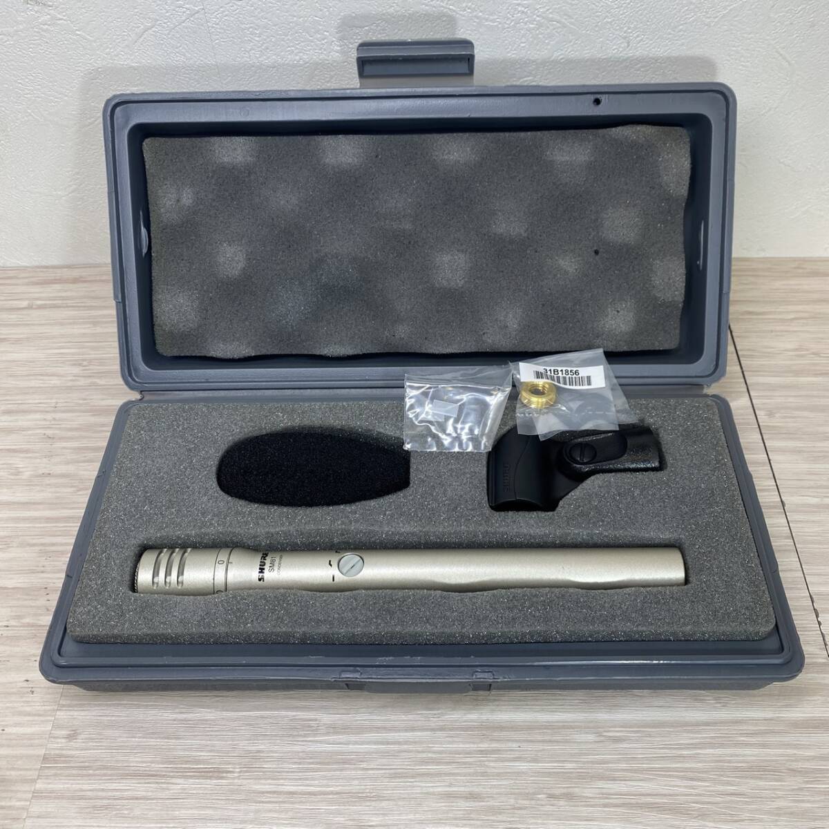 【MH-2504】未使用保管品 SHURE シュア SM81 コンデンサーマイク プロフェッショナル マイクロフォン ケース付 レコーディング 器材