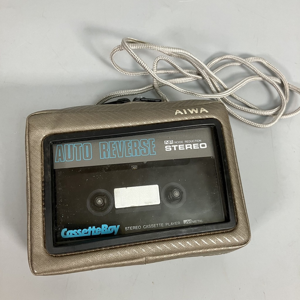 N3-257　AIWA アイワ Cassette Boy カセットボーイ HS-P2 カセットプレーヤー ケース付き 昭和レトロ 中古 ジャンク