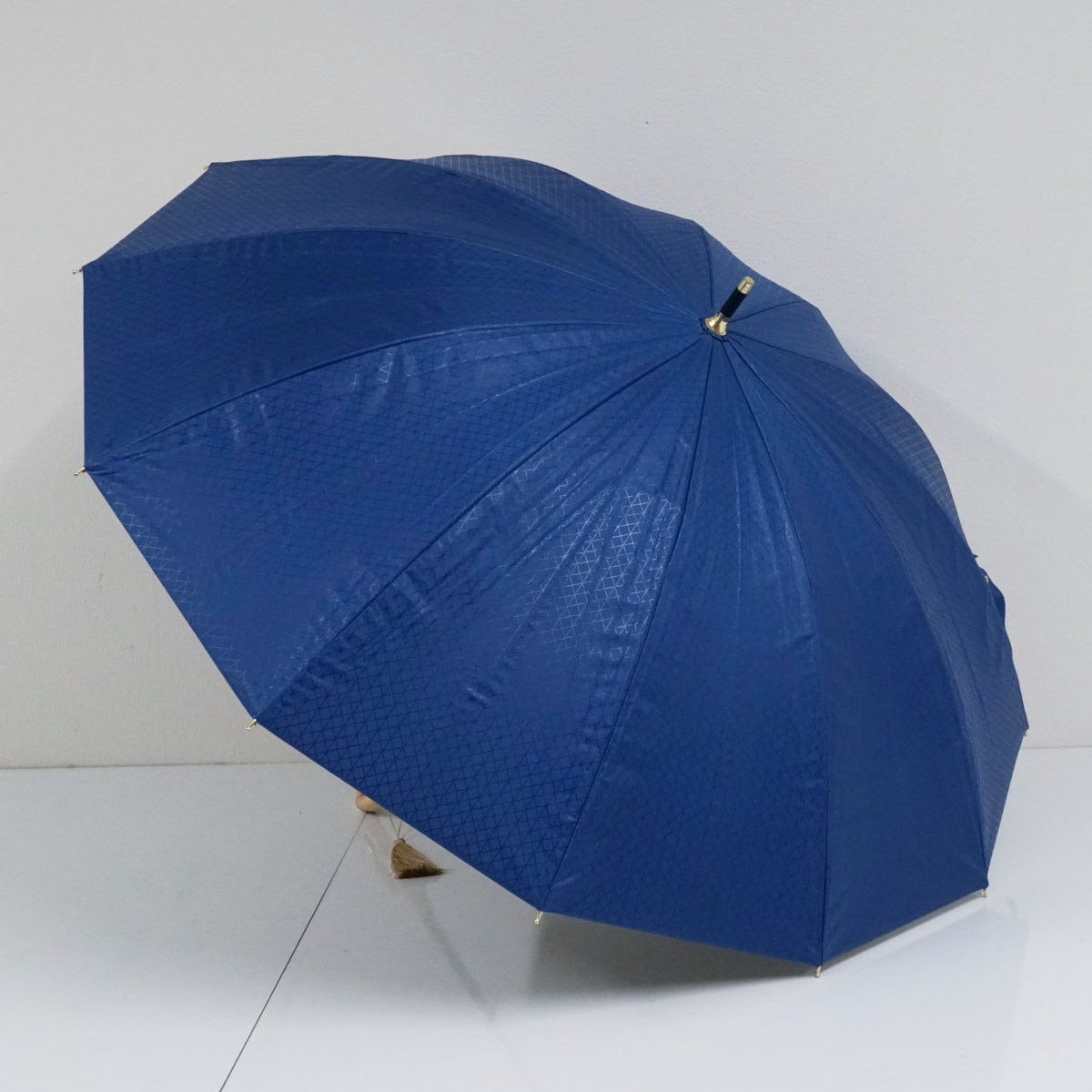日傘 晴雨兼用 mabu マブ USED美品 12本骨遮光ショート 江戸 紺青 遮光率100％ UV 遮光　遮熱　寒竹手元 50cm A3582