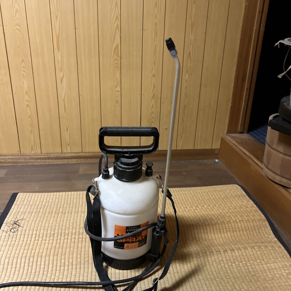 蓄圧式噴霧器 噴霧器 4L 噴霧機