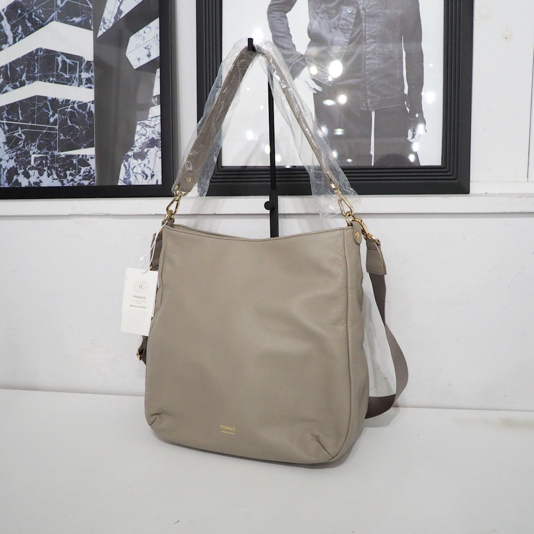 新品 定価40700円 ラシット 日本製 2way レザー ショルダー バッグ グレー ベージュ グレージュ レディース russet ラージ本革 大容量 軽量