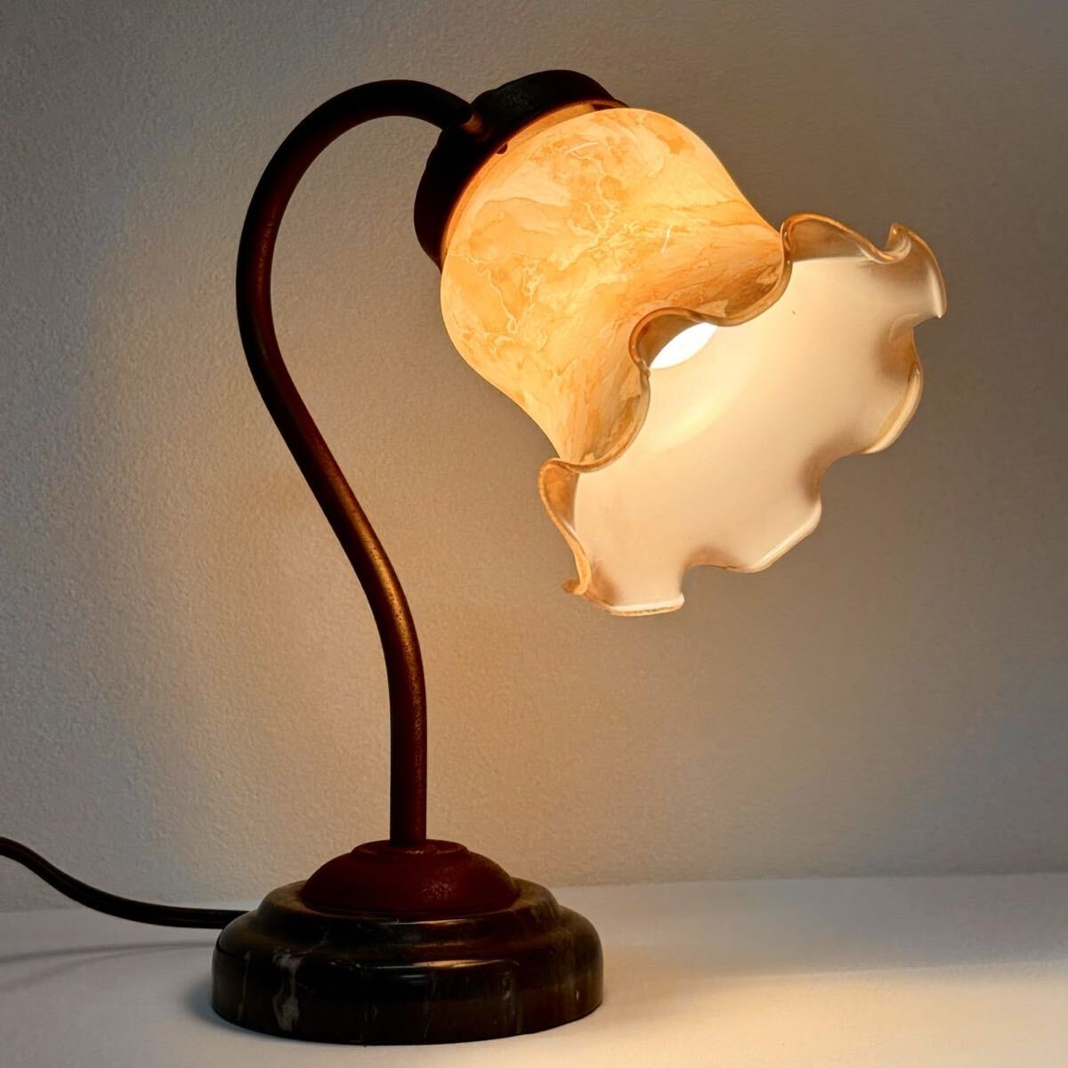 H23KZ29b アンティーク調 ガラスシェード 卓上ランプ スタンドランプ 昭和レトロ ナイトランプ テーブルスタンド イエロー