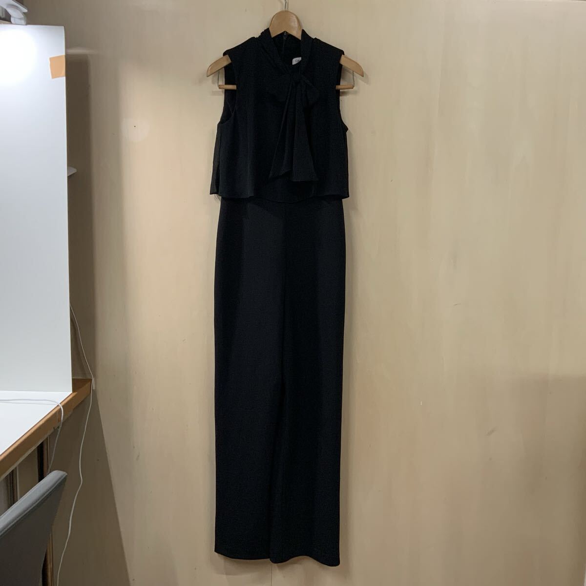 Calvin Klein カルバンクライン ノースリーブ オールインワン ブラック 無地 フォーマル 胸元リボン シフォン タグ付き レディース 4P S〜M