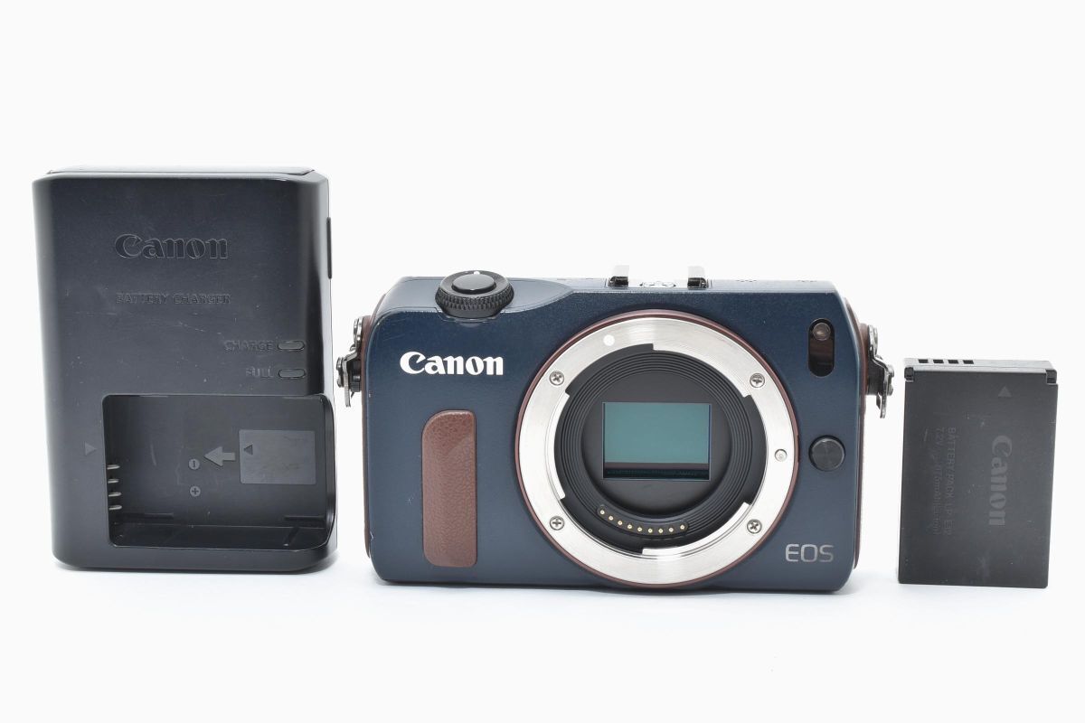 ★現状動作品★ キヤノン Canon EOS M ボディ ベイブルー 充電器付き RYM5698#118