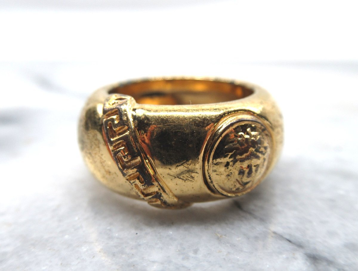 ☆【B送900円】3328　GIANNI VERSACE　ジャンニヴェルサーチ　メデゥーサ　リング　指輪　ゴールドメッキ　アクセサリー　約12～13号