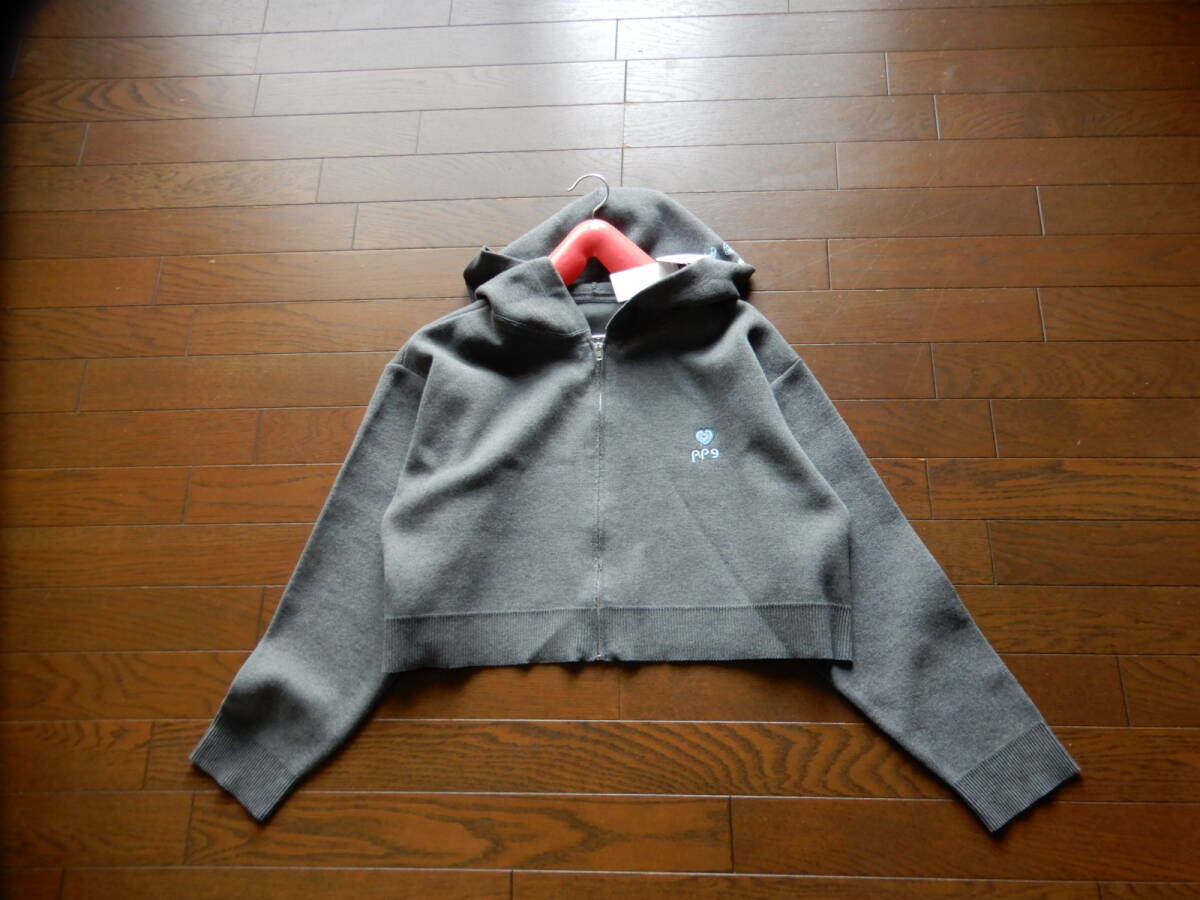 ★新品未使用【SENSE OF PLACE /アーバンリサーチ】別注sopXppg　ジップニットパーカー　大人可愛いロゴ刺繍ゆったり身幅ショート丈