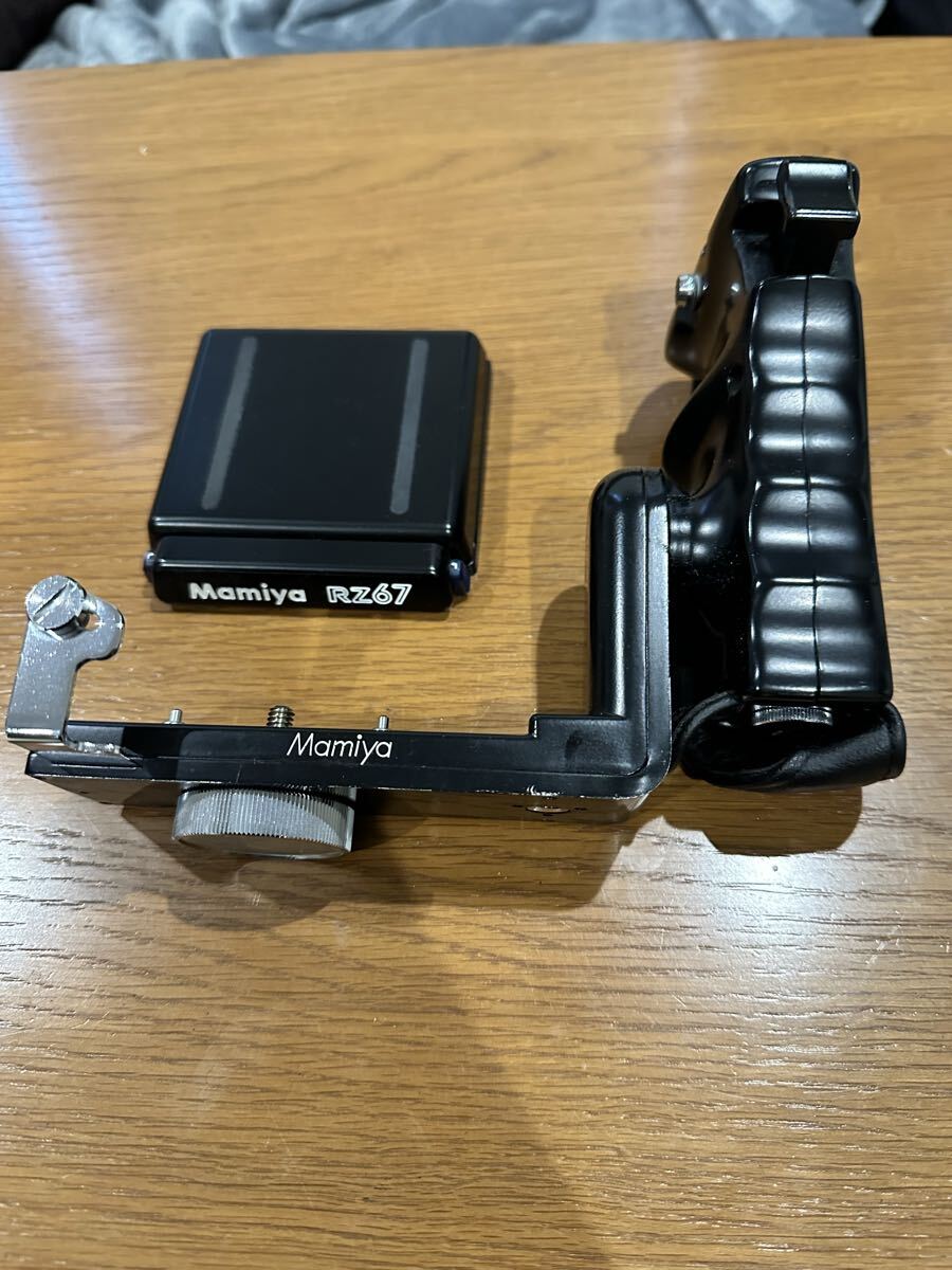 マミヤ　Mamiya RZ67 Waist Level Finder と　grip