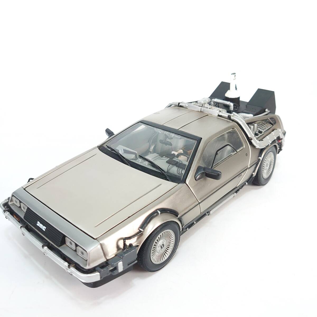 Sun Star サンスター BACK TO THE FUTURE バック・トゥ・ザ・フューチャー PART2 デロリアン DMC-12 1/18スケール