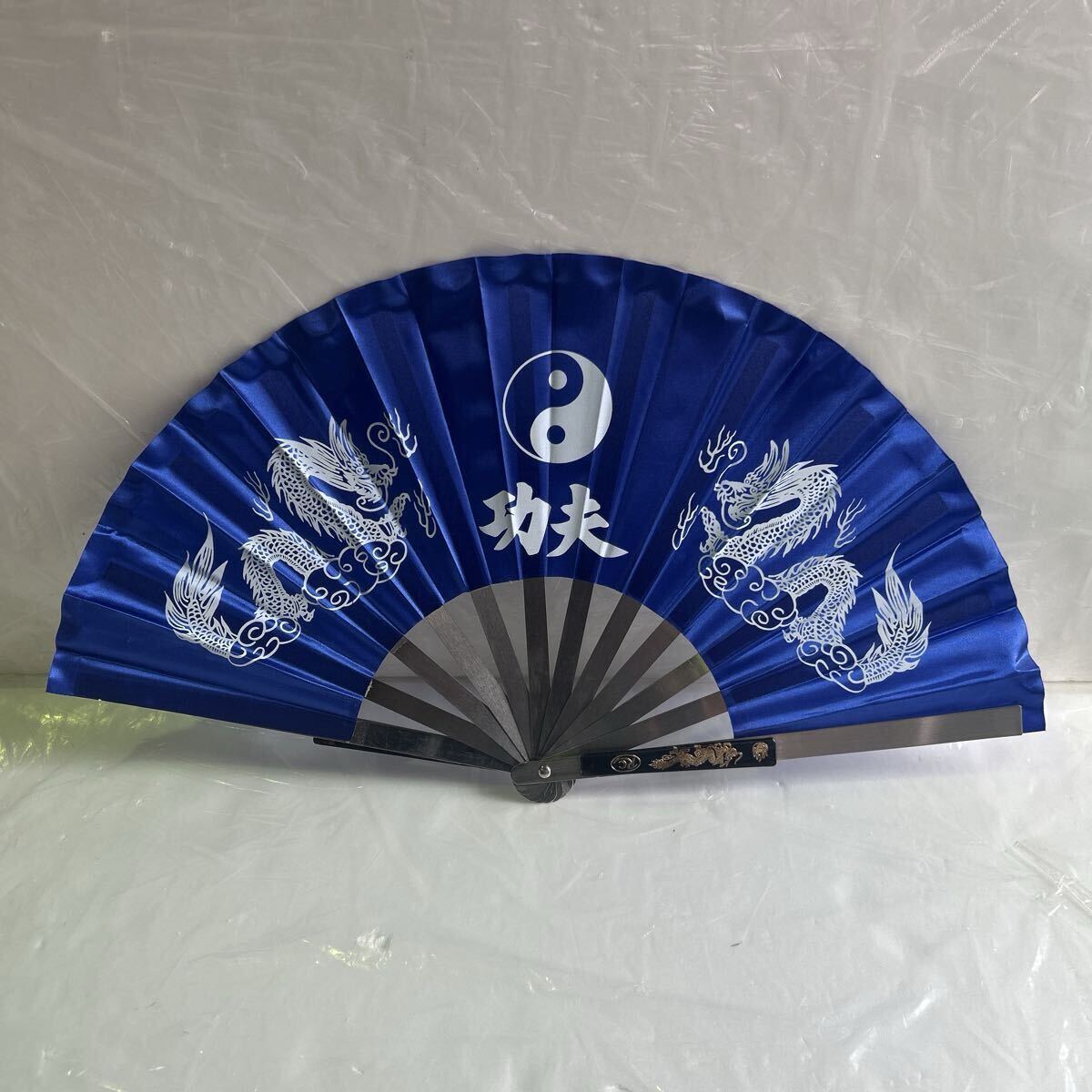 【太極拳★双竜功夫扇(鉄製)】 検索：(鉄扇、中国武術、太極扇、青色扇子、武術扇子、中国扇子、折り畳み扇子、 カンフー扇、舞扇子