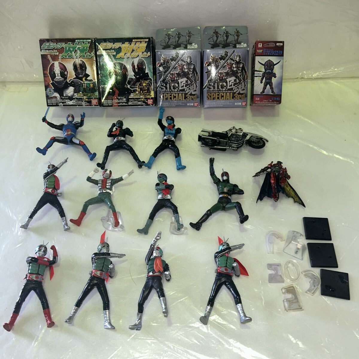 3242．仮面ライダー★フィギュア！色々まとめてセットで！未開封品あり！部品・触覚欠品等あり！現状で！