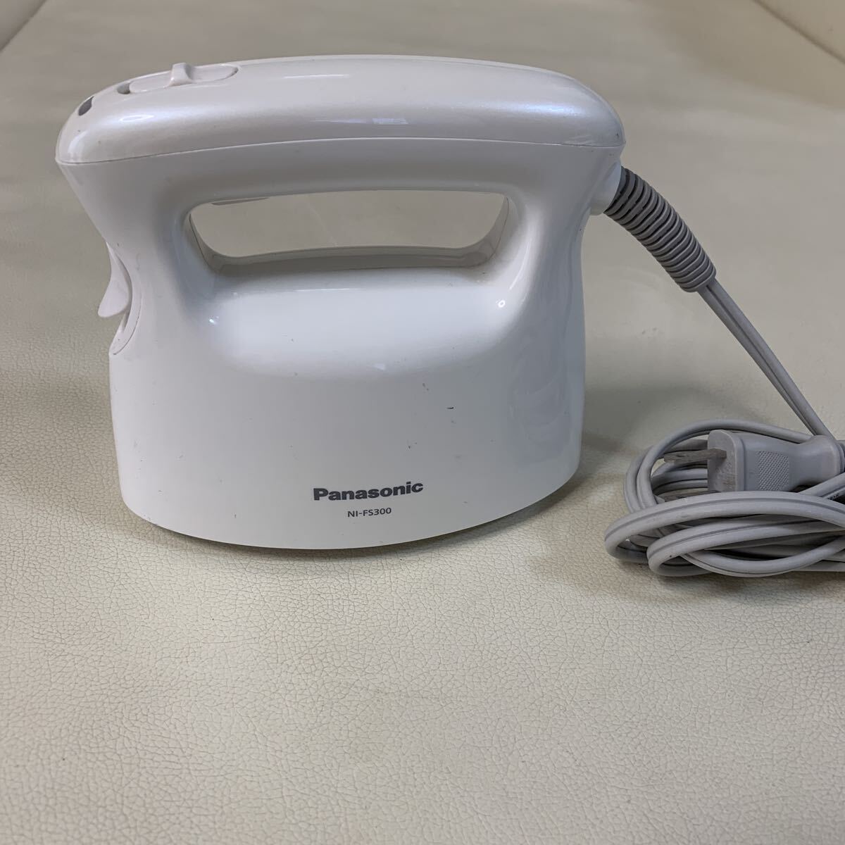 ☆IS-0315ウ60 Panasonic パナソニック 衣類スチーマー NI-FS300 2013年製 動作確認済☆