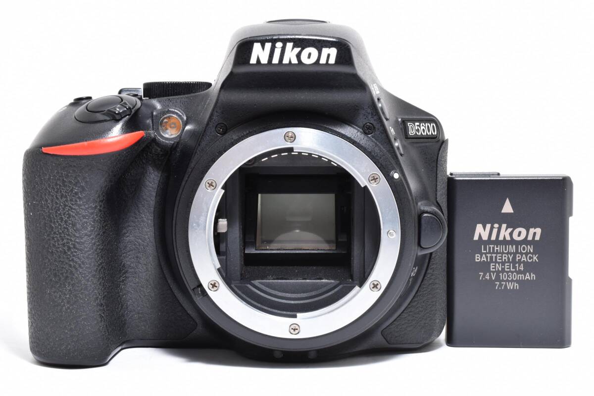 ★☆美品★ Nikon ニコン D5600 ボディ デジタル一眼 ＃260303