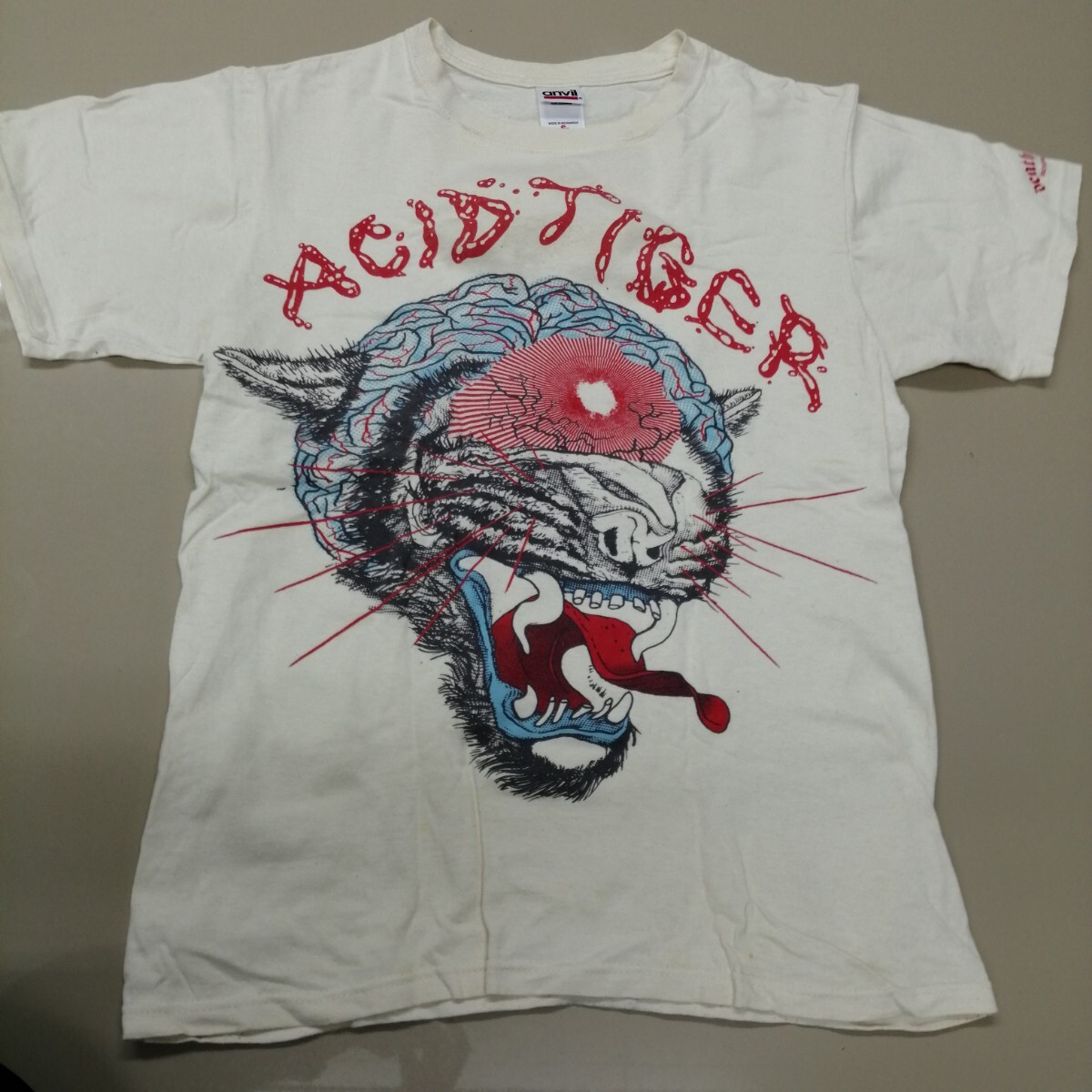 F03 バンドTシャツ　ACID TIGER キナリ　アシッドタイガー