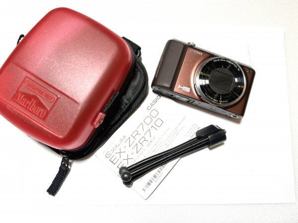 B748●デジカメ　カシオ　EZ-ZR700　