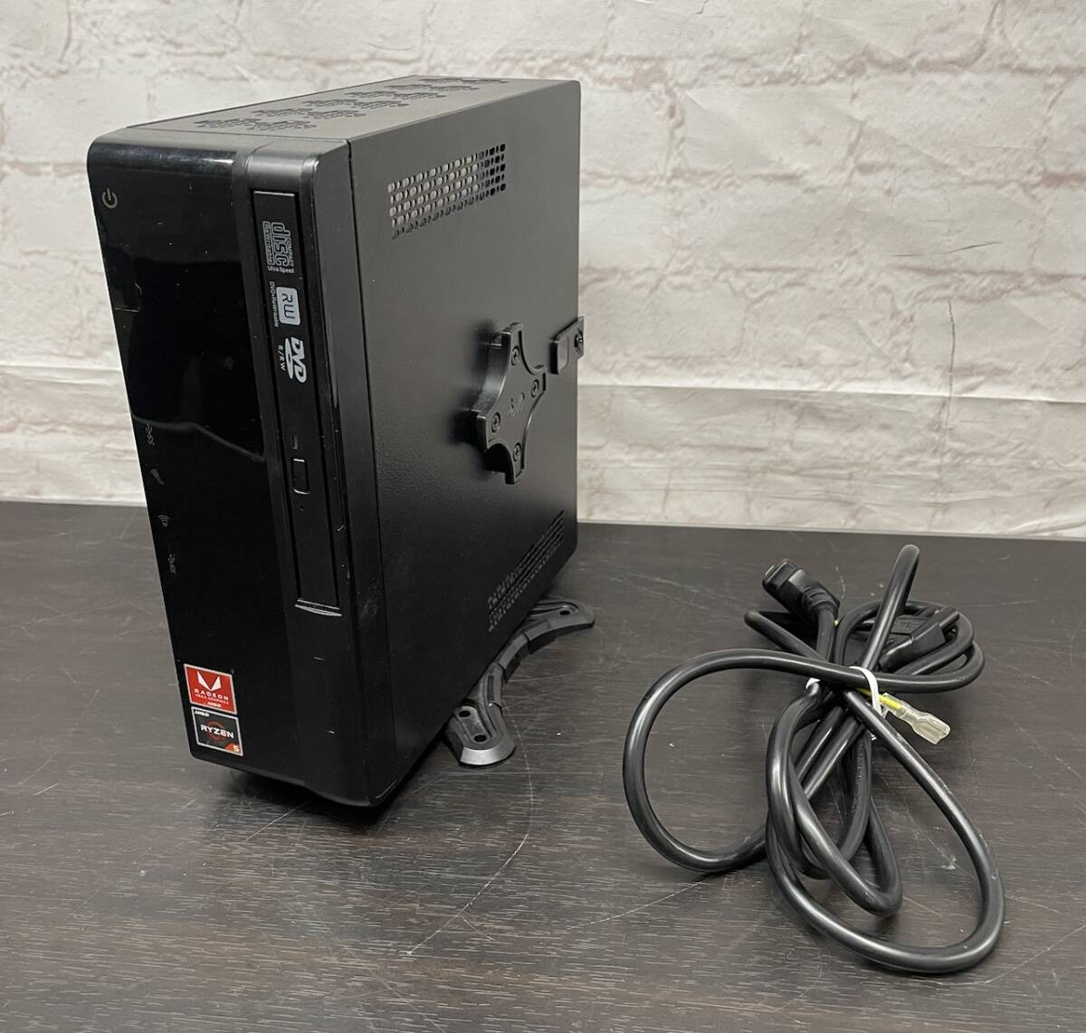 Gigabyte B450I AORUS PRO WIFI Windows 10 Home Ryzen 5 3400G 3.7GHz 16GB SSD 256GB Radeon Vega Graphics 260320SK100809