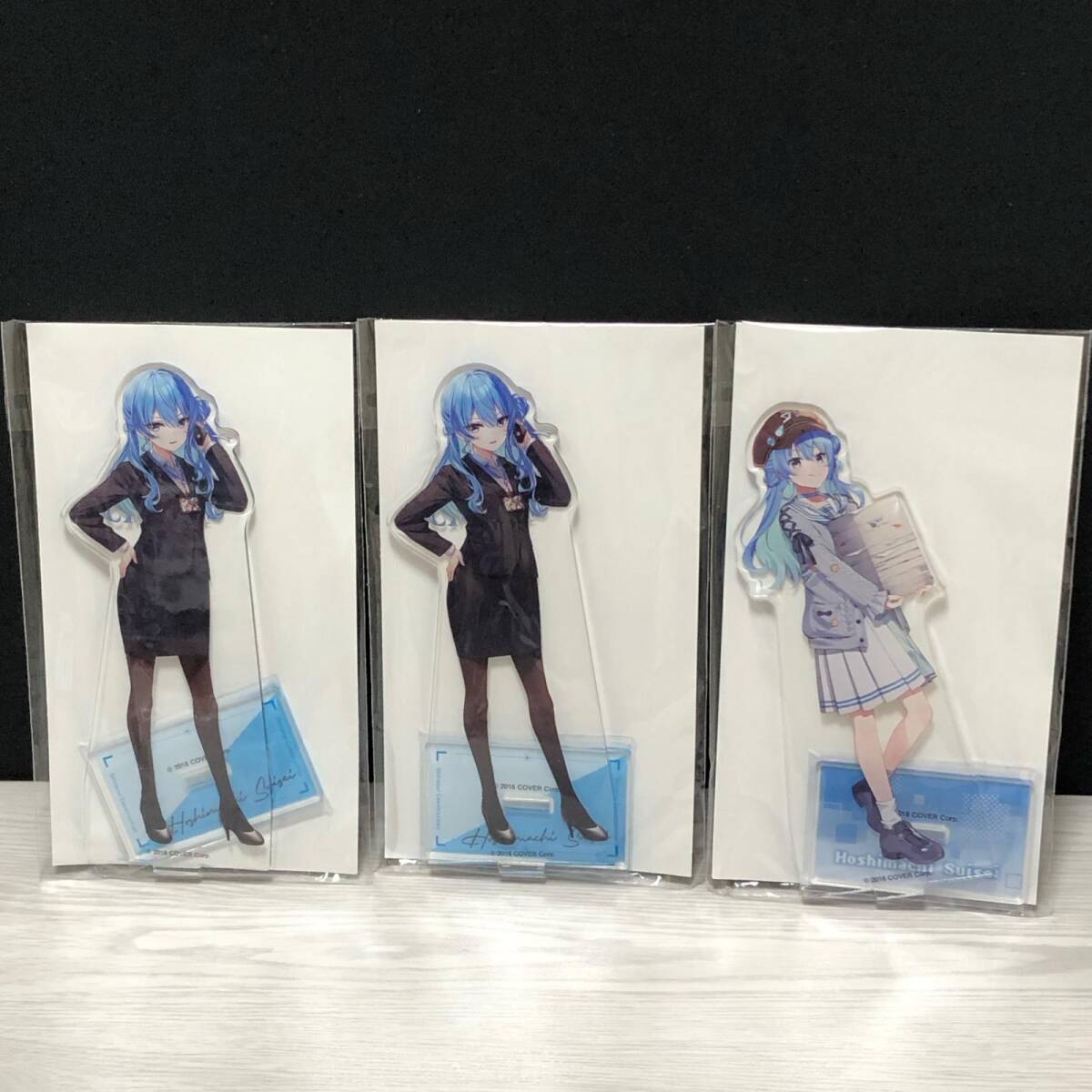 m512-0370-15 【未開封品】 ホロライブ 不知火建設×羽田エアポートガーデン しらけん 星街すいせい アクリルスタンドA 普段着 B スーツ