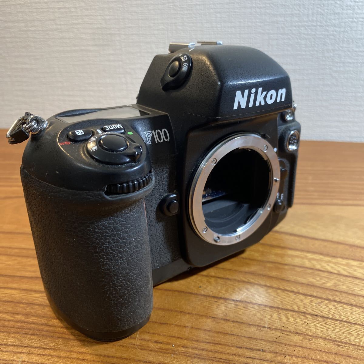 Nikon F100 ニコン フィルムカメラ　※蓋が閉まりません