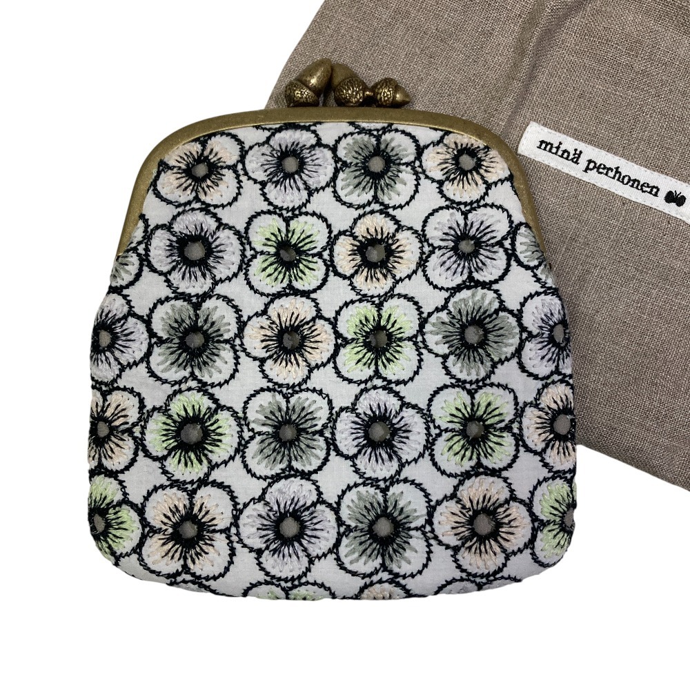 美品 mina perhonen ミナペルホネン piha カドルパース がま口 財布 マルチカラー