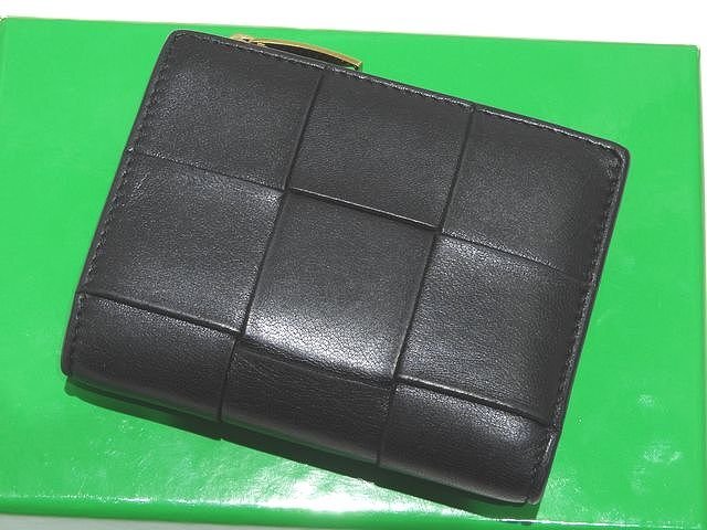 BOTTEGA VENETA ボッテガ・ヴェネタ 2つ折り コンパクト 財布 ☆ 706010 ブラック レザー カセット イントレ メンズ レディース ミニ ▼8C
