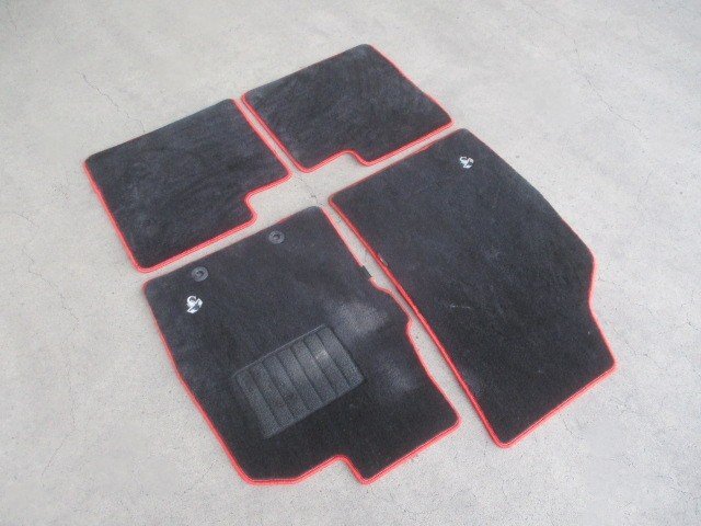 アバルト595 31214T 純正 フロアマット 1台分 中古