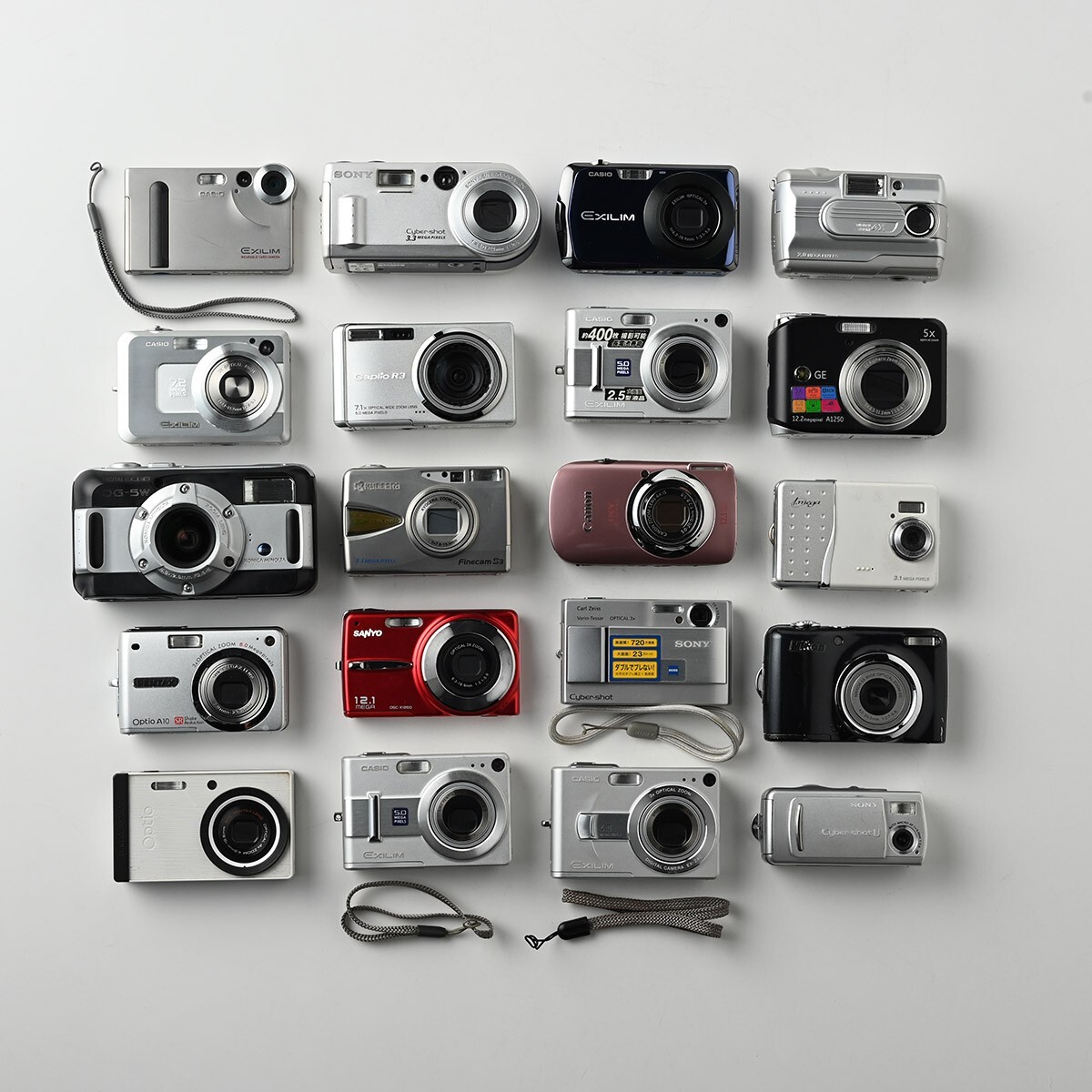 デジカメ 計14点 まとめ ジャンク Sony 日立 京セラ リコー カシオ ニコン サンヨー キャノン ペンタックス コニカミノルタ等 コンデジ I