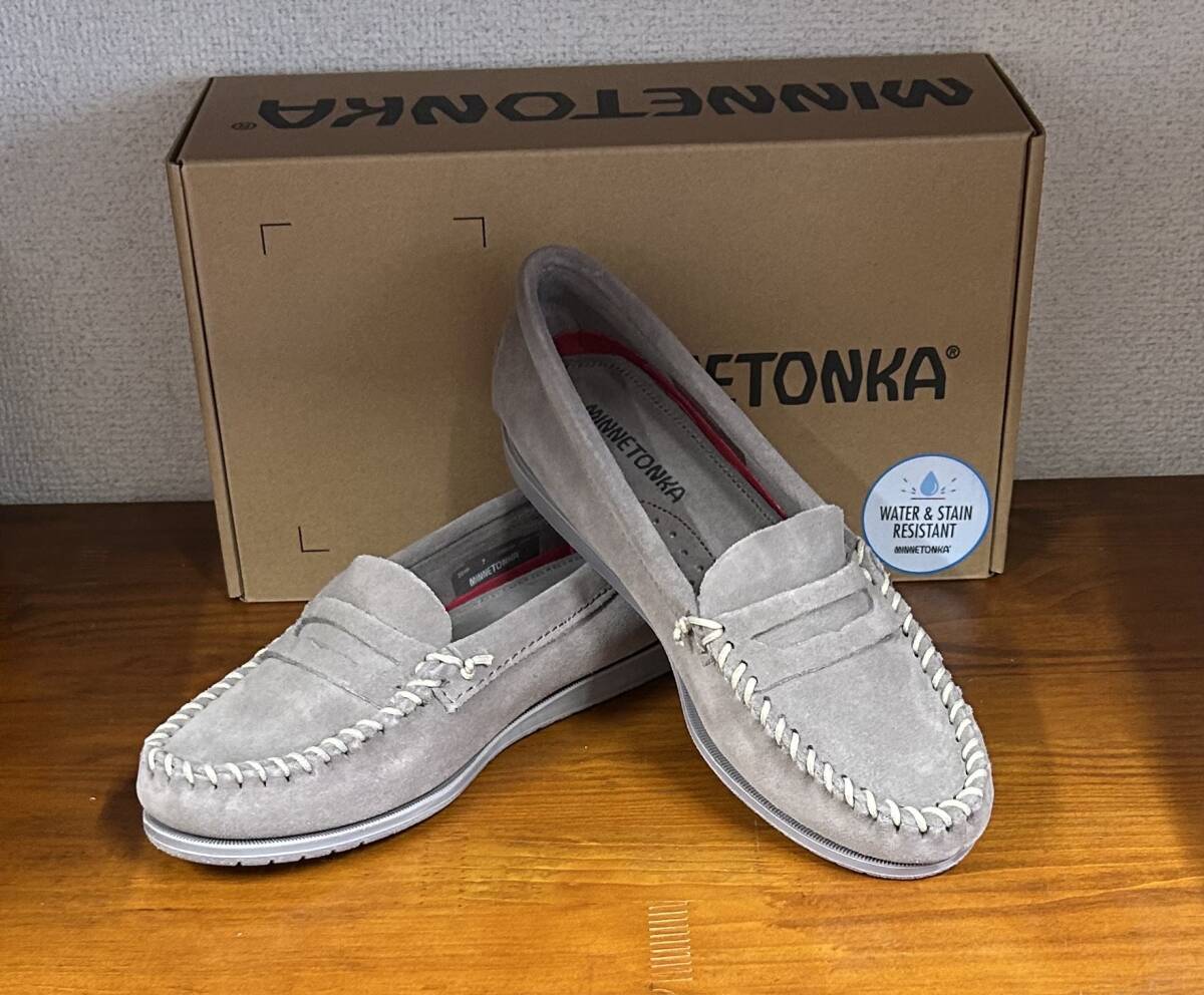 新品☆ミネトンカの高級スエード本革製ローファーモカシン☆グレイ☆US7☆24.0㎝