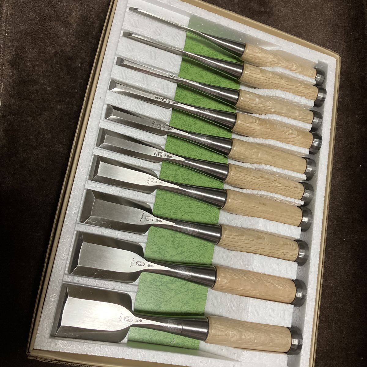 ハイス追入鑿十本組　白樫柄