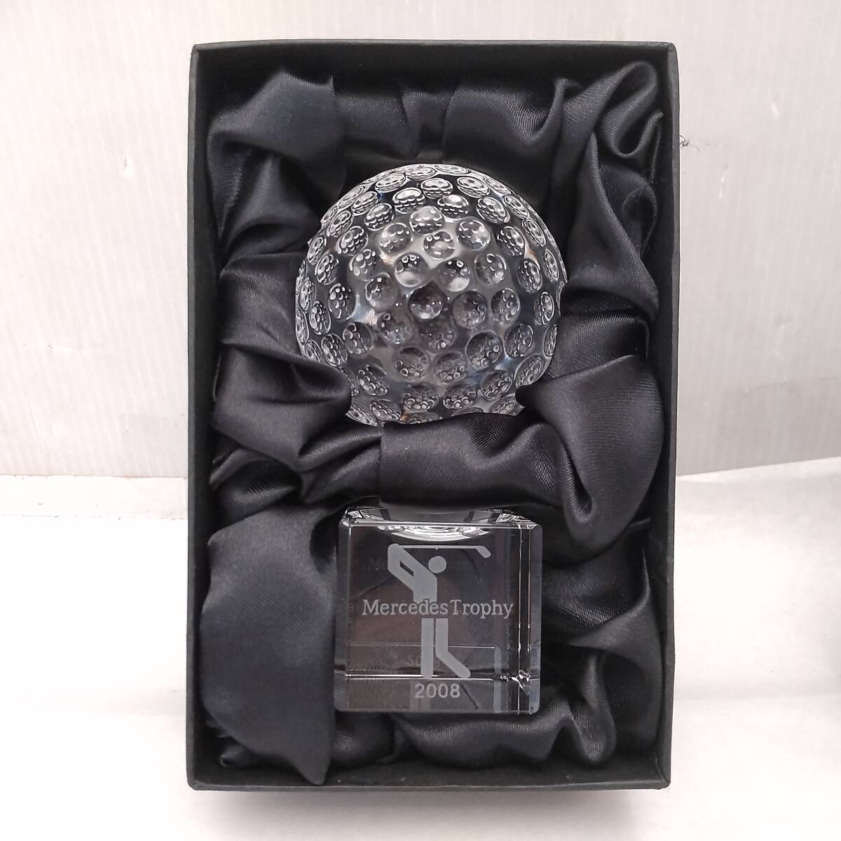 Y032303■Mercedes-Benz ベンツ メルセデストロフィー ゴルフ フルレッド・クリスタル製 ペーパーウエイト オブジェ 置物 箱入■